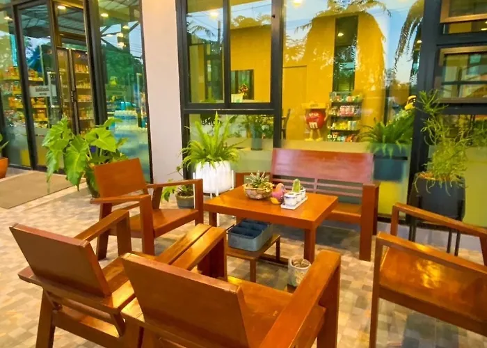 บ้านสุขใจ สามใบเถา โรงแรม 3*